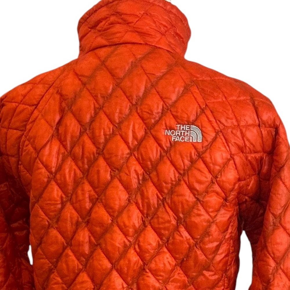 The North Face Women's Bright Orange Puffer Jacket - Picture 12 of 16
